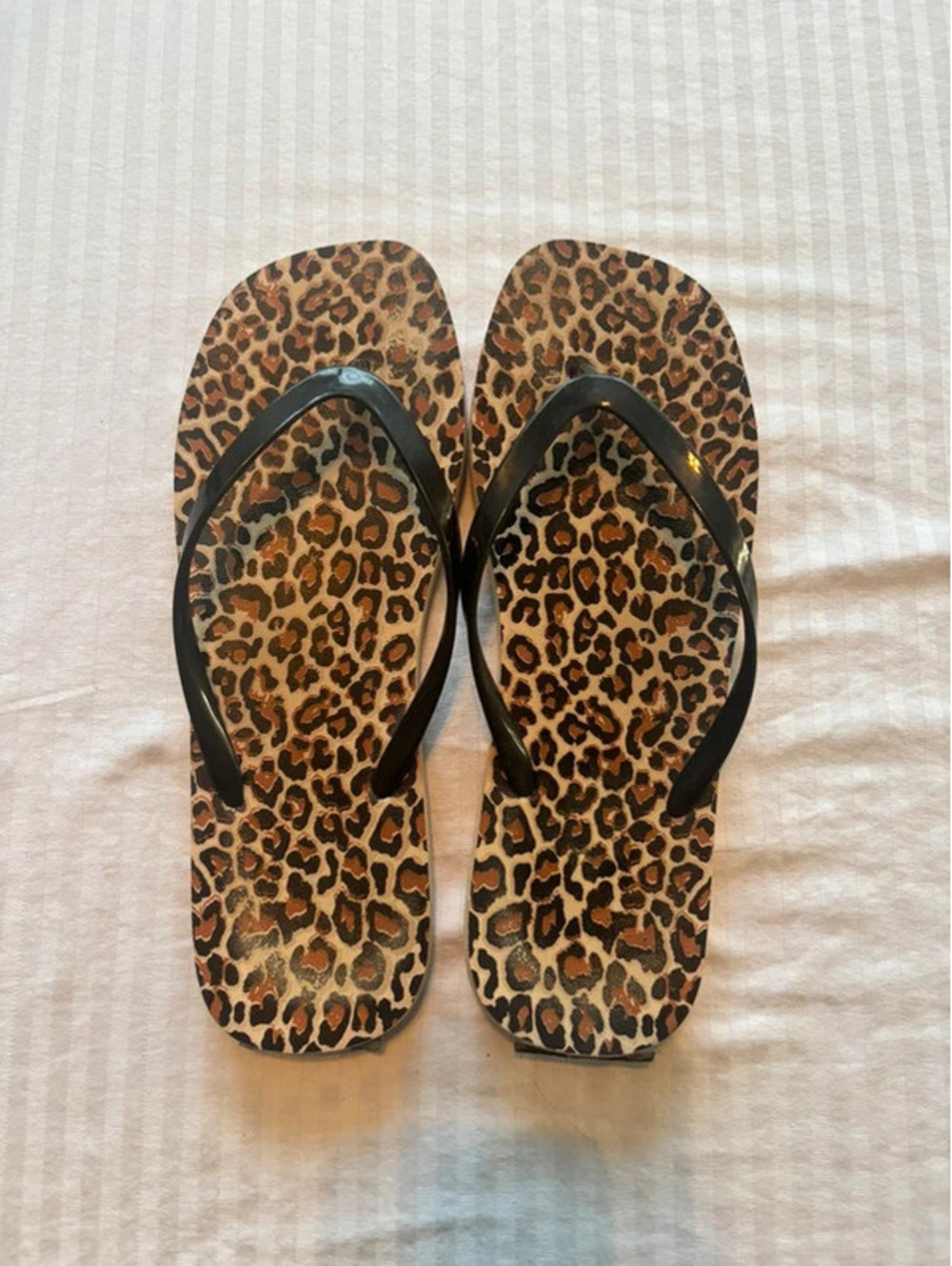 Women’s Animal print flip flops